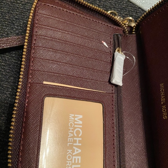 Michael Kors wristlet - Picture 4 of 5